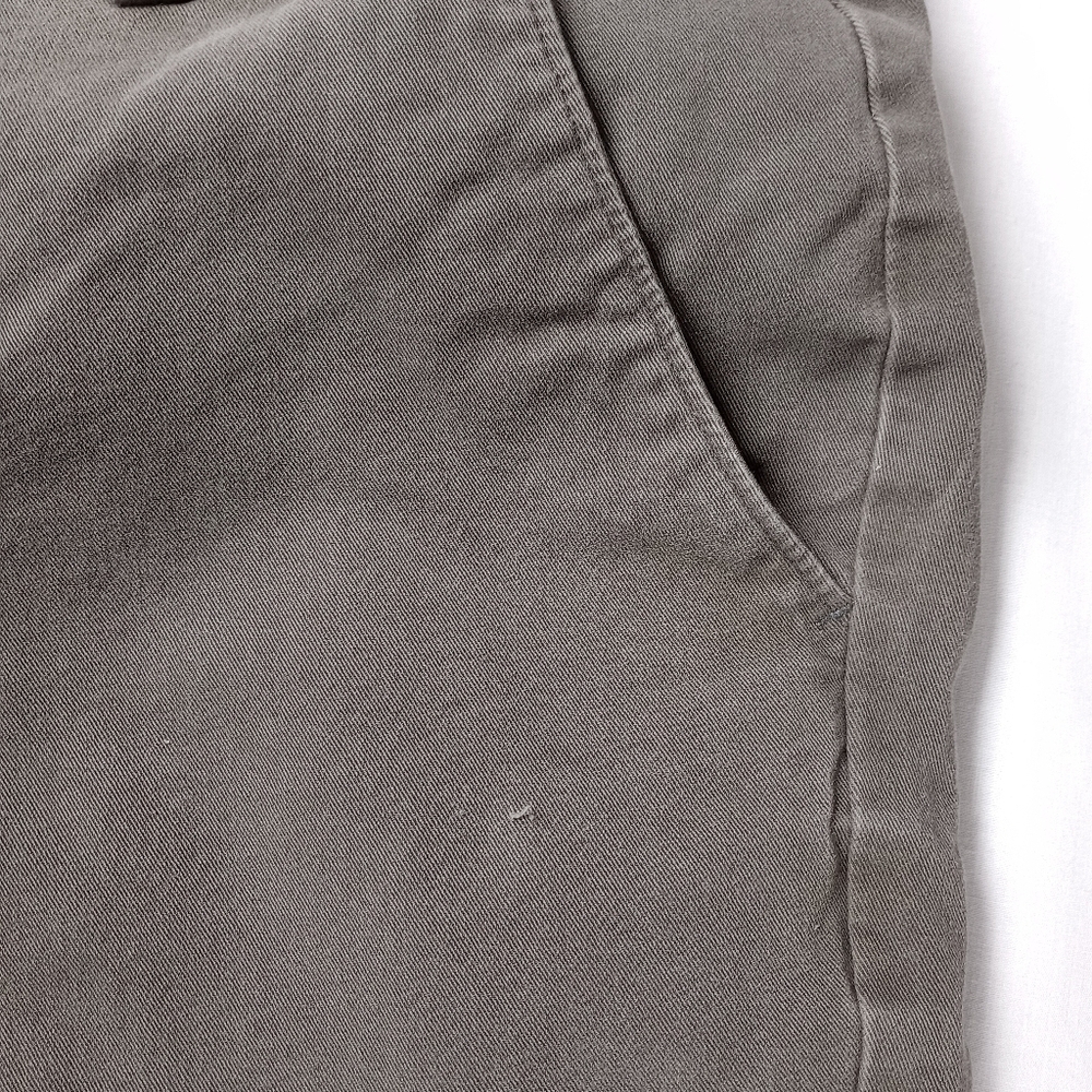 Dockers▪️34x32 Straight Fit Grey Khaki Pants - Picture 9 of 9